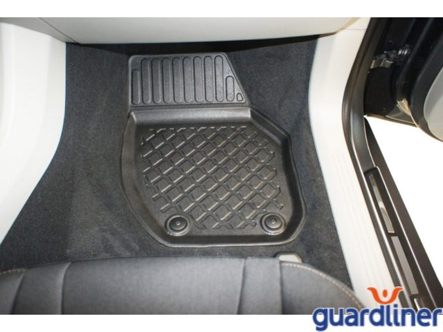 gumové rohože so zvýšeným okrajom autorohože Aristar 602589 Guardliner Volvo V40