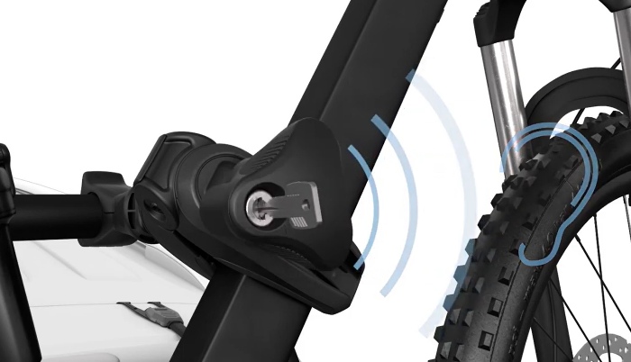 nosic bicyklov na zadne dvere thule outway platform