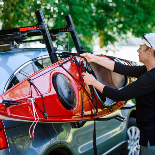 yakima showdown nosic kajakov anosic surfov LOAD-ASSIST KAYAK AND SUP MOUNT