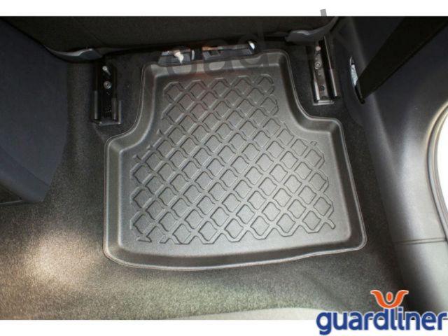 Autorohože so zvýšeným okrajom 3D GUARDLINER Škoda Octavia III (2013-2020) ( (SADA) (ARISTAR)