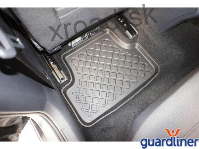 Autorohože so zvýšeným okrajom 3D GUARDLINER VW Golf VIII hybrid od 2020 (SADA) (ARISTAR)